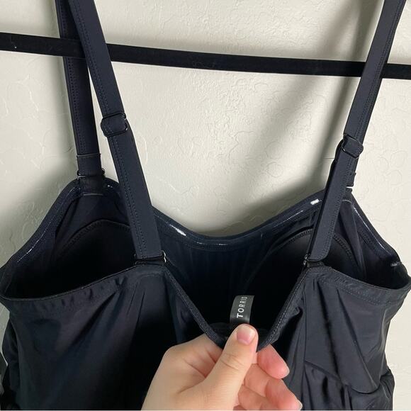 Torrid Black Wireless Mid Strapless Swim Dress With Brief 2X NWT 15066990 - Picture 13 of 16